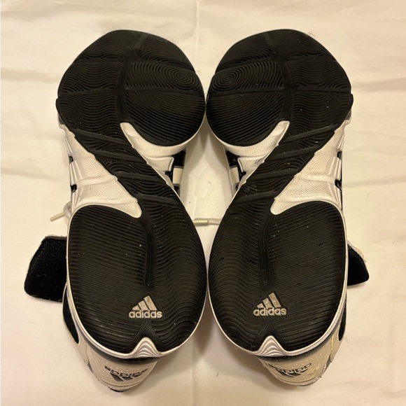 Adidas Basketball Style Shoes - Picture 2 of 4